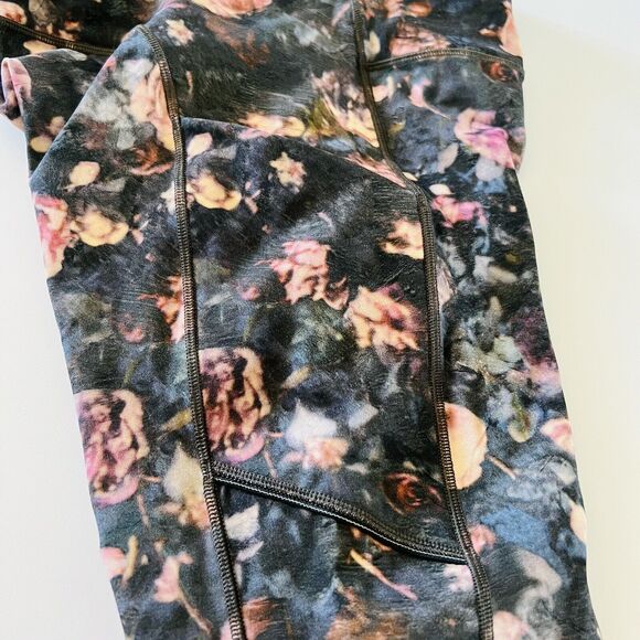 LULULEMON ATHLETICA Frosted Rose Multi Speed Up Tight 28" Leggings - US 4 - Picture 5 of 8